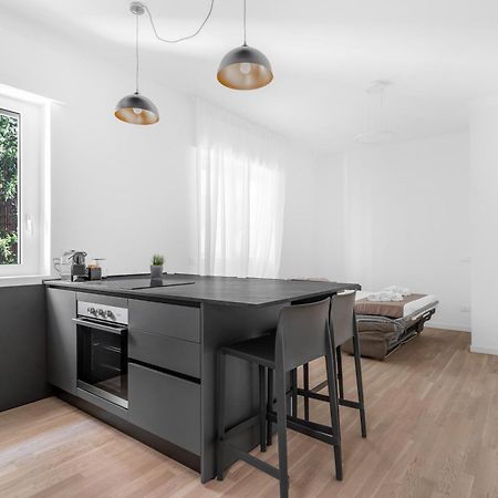 Mi Casa - Appartamento In Ponte Nuovo ميلان المظهر الخارجي الصورة